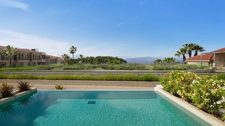 14216_MERAVIA ROOMS DELUXE DOUBLE GV PP.jpg